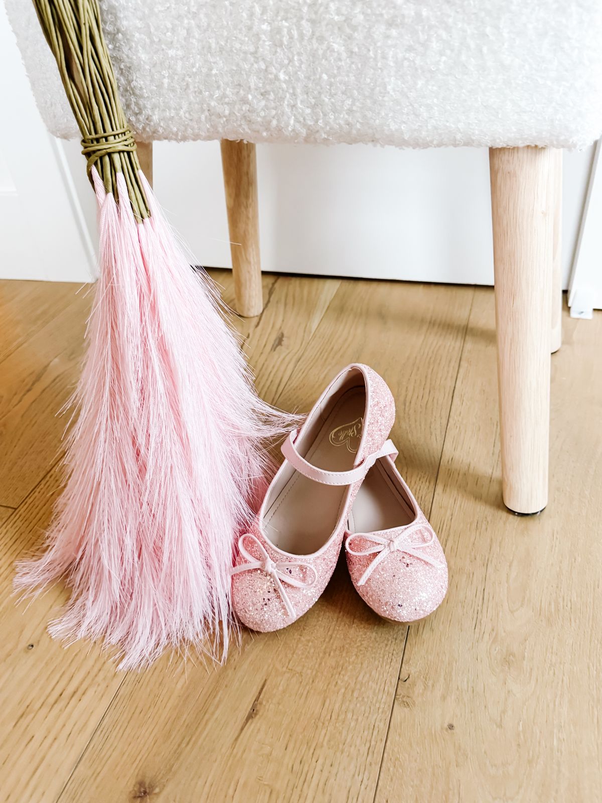 DIY Pink Light-Up Witch Costume — photo 7